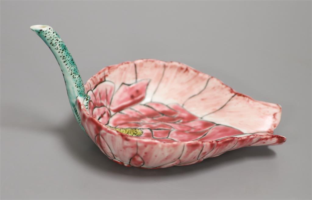 A Chinese porcelain lotus water dropper